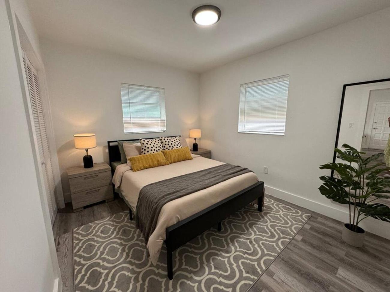 Remodeled Little Havanna Great Location Appartamento